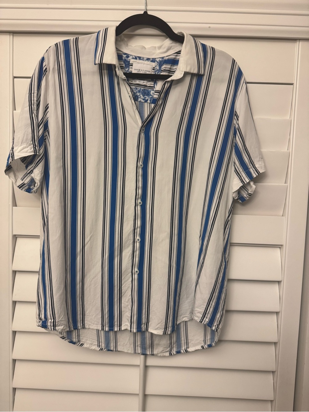Denim & Flower White Short-Sleeve Button-Up with Blue Stripes